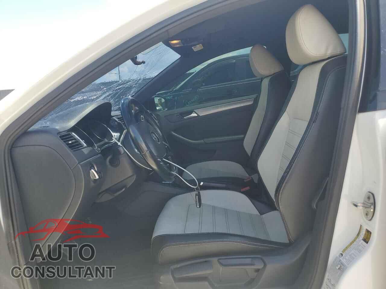 VOLKSWAGEN JETTA 2017 - 3VWD17AJ3HM410375