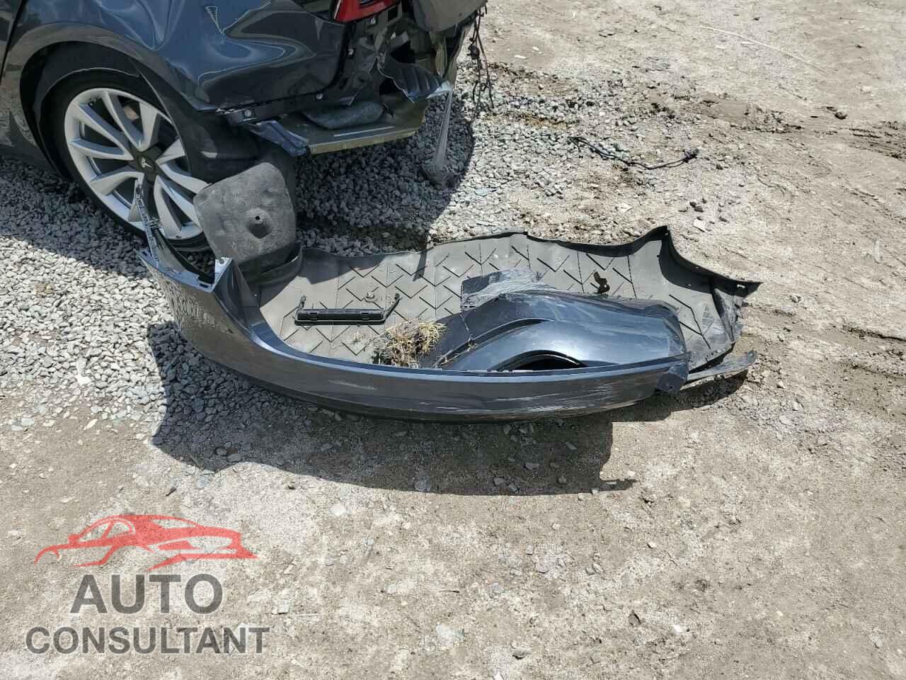 TESLA MODEL 3 2018 - 5YJ3E1EB3JF100403