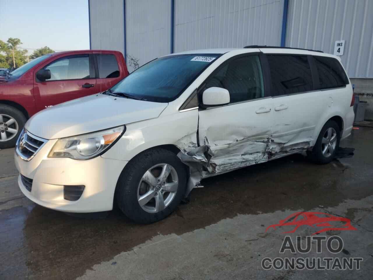 VOLKSWAGEN ROUTAN 2011 - 2V4RW3DG6BR626097