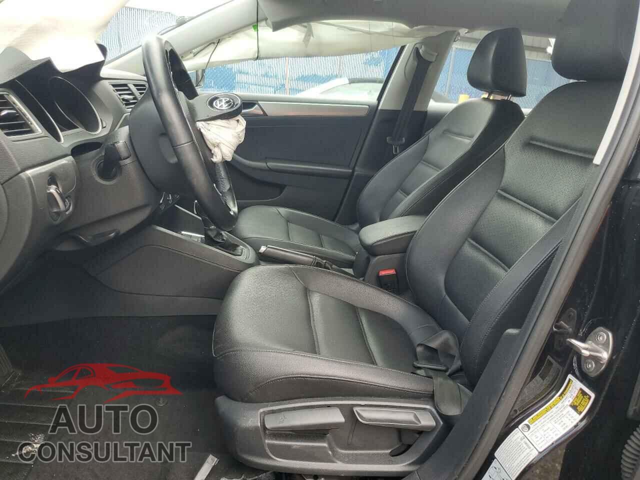 VOLKSWAGEN JETTA 2017 - 3VWDB7AJ1HM293571