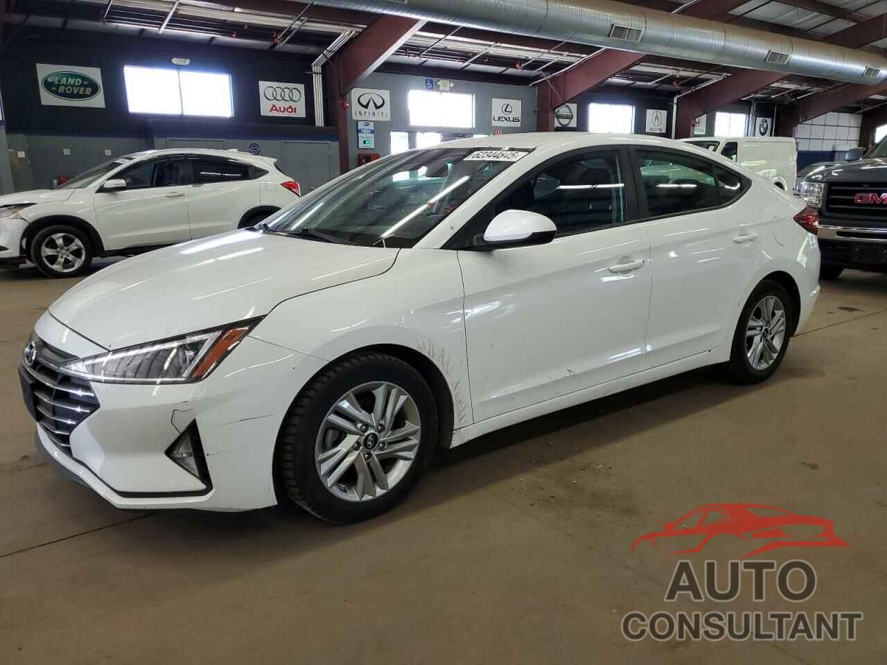 HYUNDAI ELANTRA 2020 - 5NPD84LF3LH567523