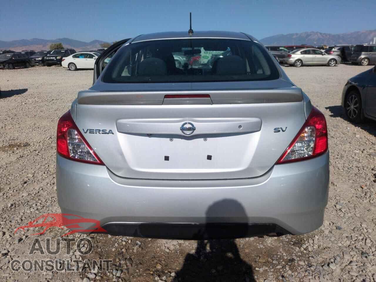 NISSAN VERSA 2019 - 3N1CN7AP3KL814610