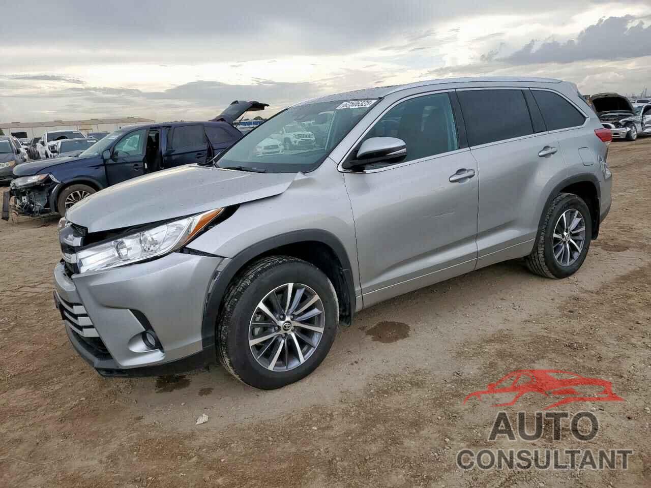 TOYOTA HIGHLANDER 2018 - 5TDJZRFH1JS905793
