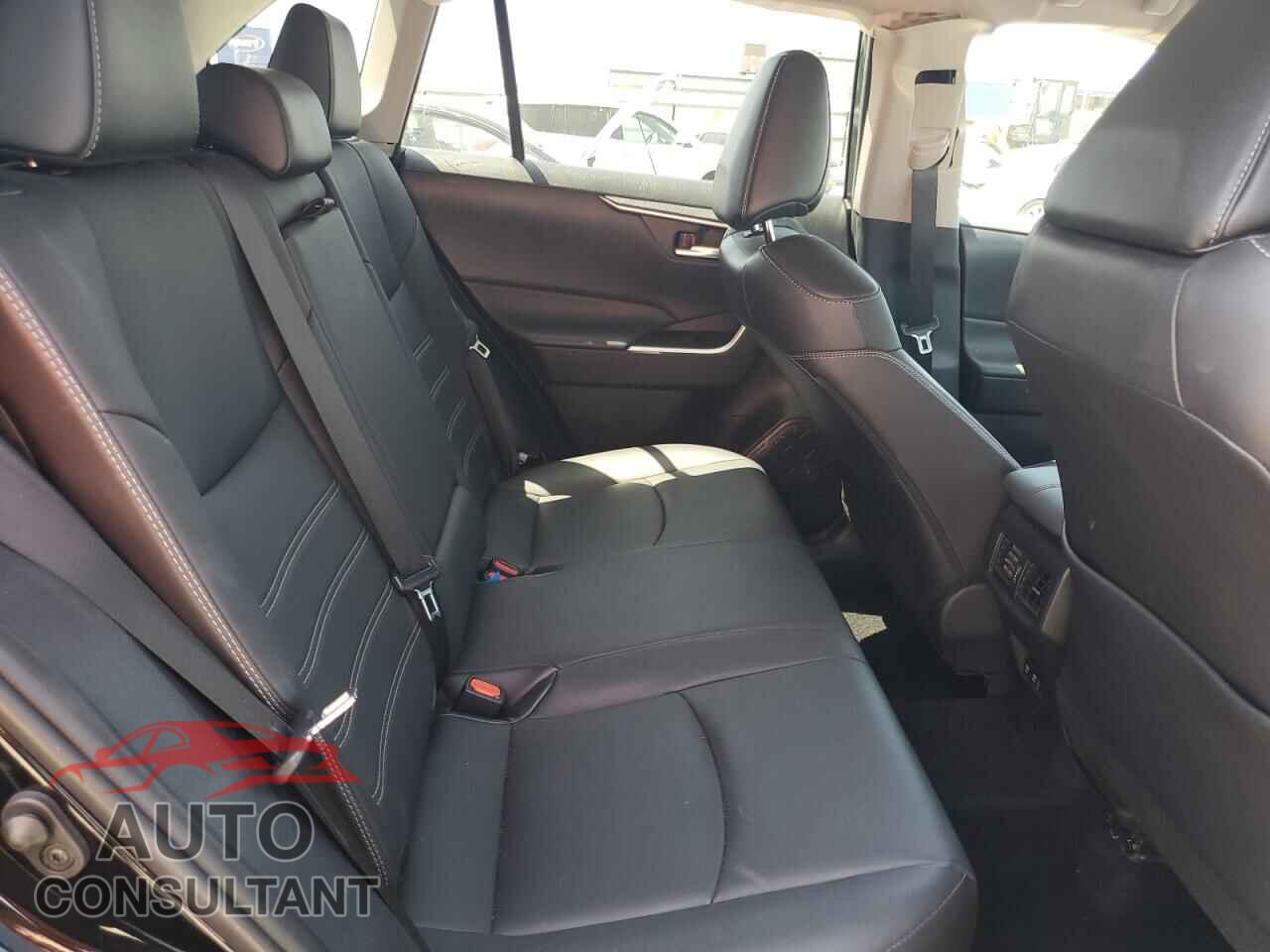 TOYOTA RAV4 2021 - 2T3A1RFV0MC240189