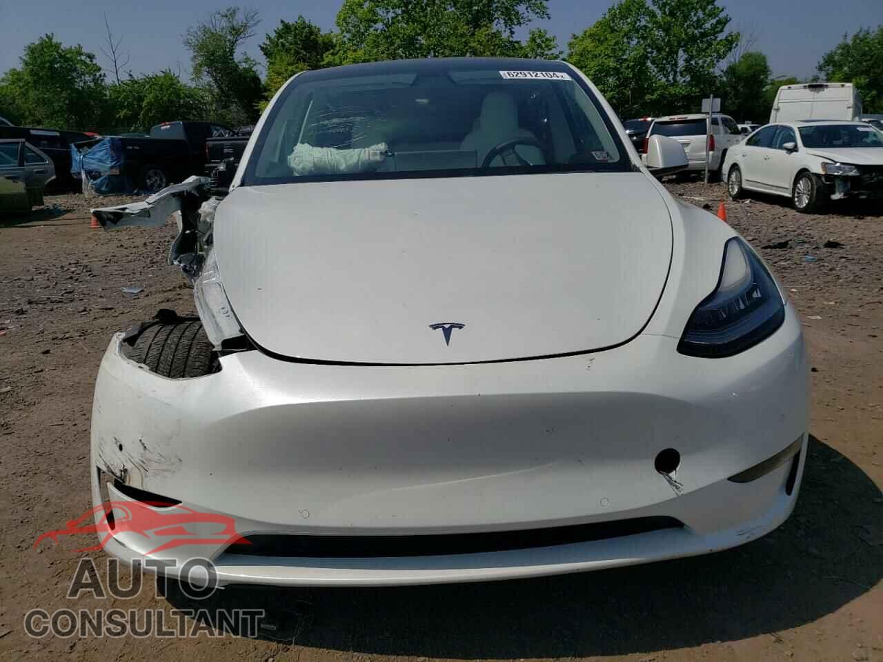 TESLA MODEL Y 2021 - 5YJYGDEEXMF085253