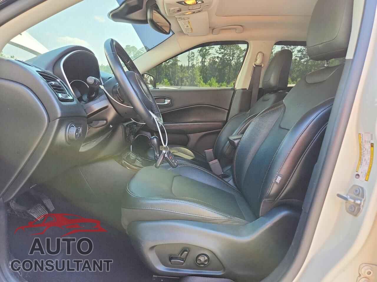 JEEP COMPASS 2021 - 3C4NJDCB8MT529423