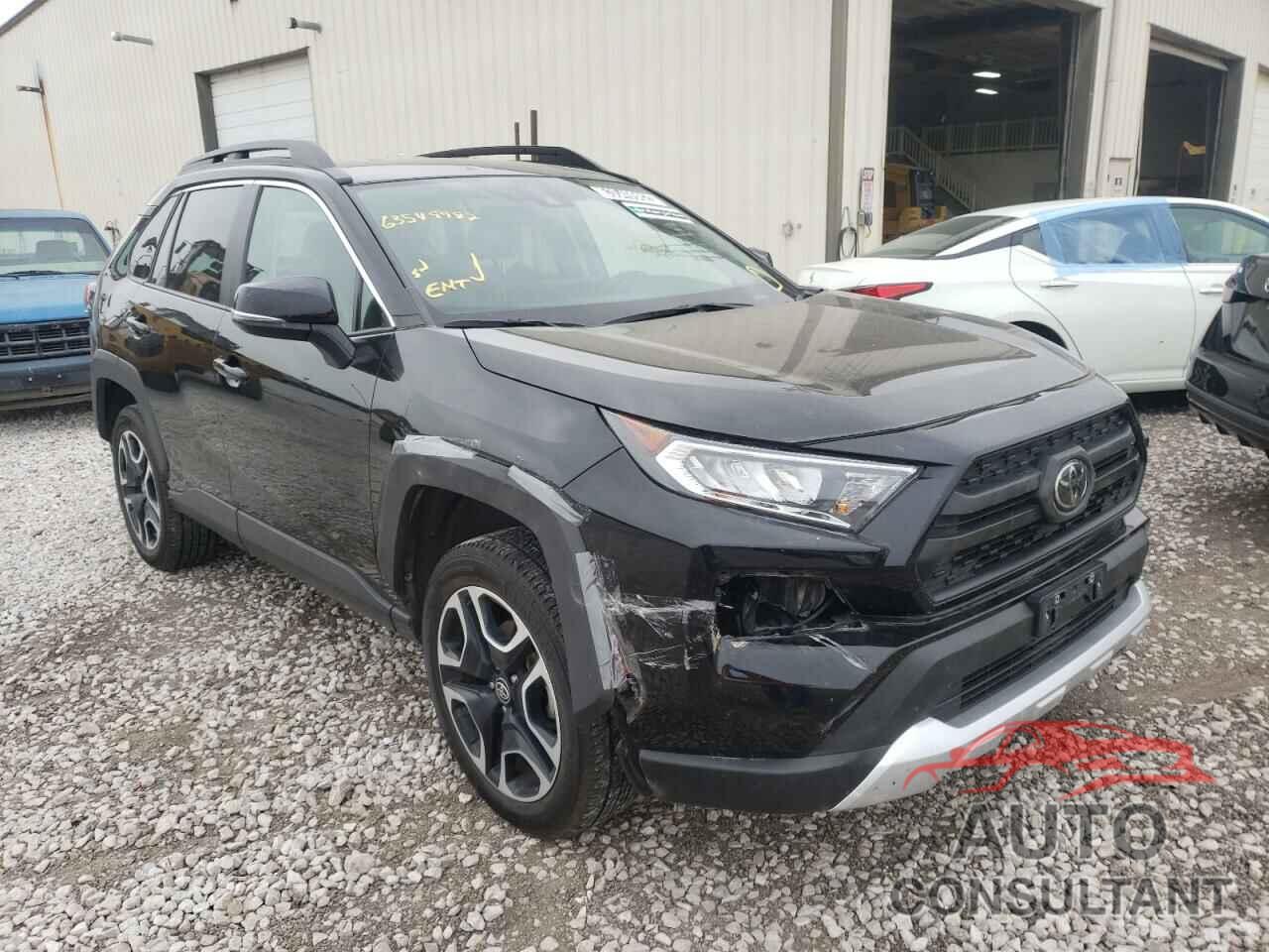 TOYOTA RAV4 2021 - 2T3J1RFV5MW172857