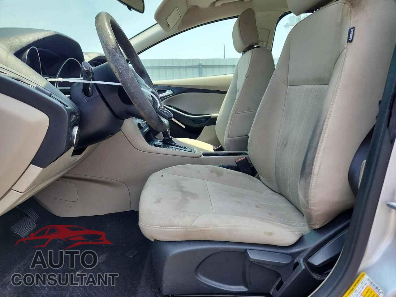 FORD FOCUS 2017 - 1FADP3F24HL327489