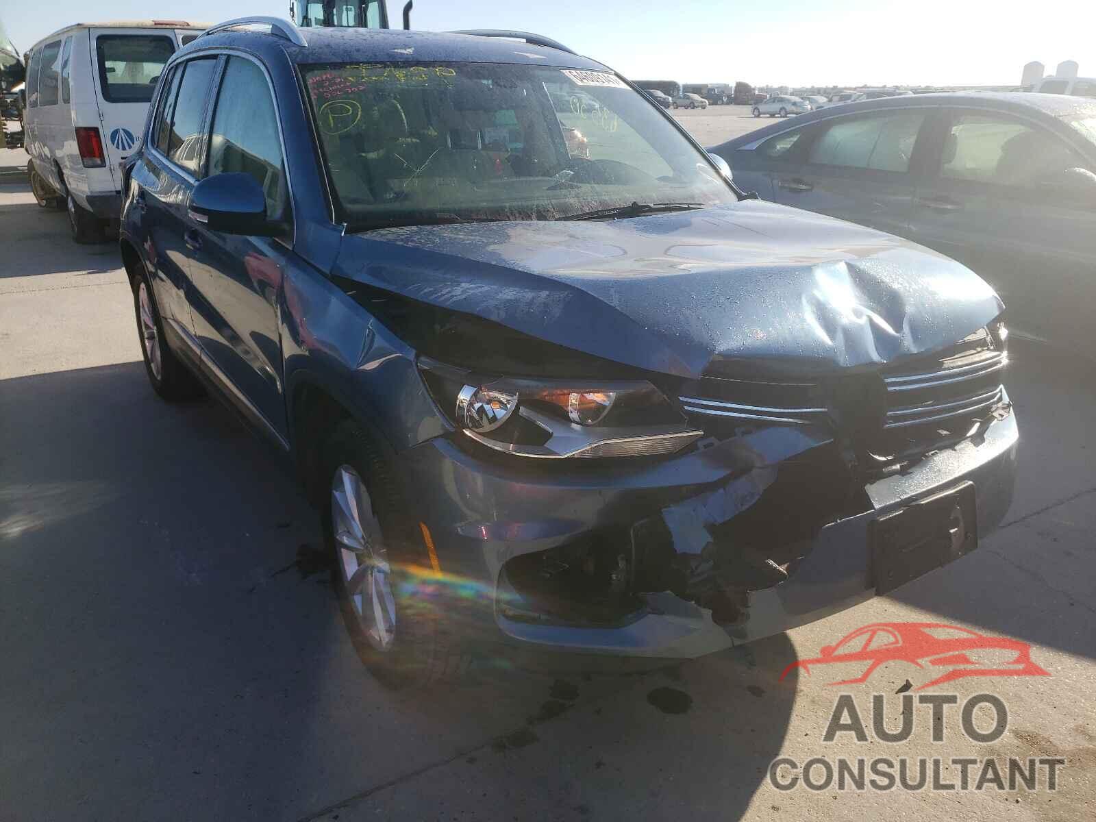 VOLKSWAGEN TIGUAN 2017 - WVGRV7AX5HK026702