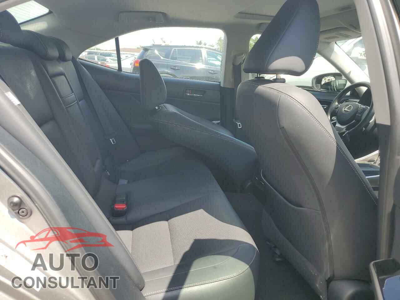 LEXUS IS 2015 - JTHCF1D29F5023008