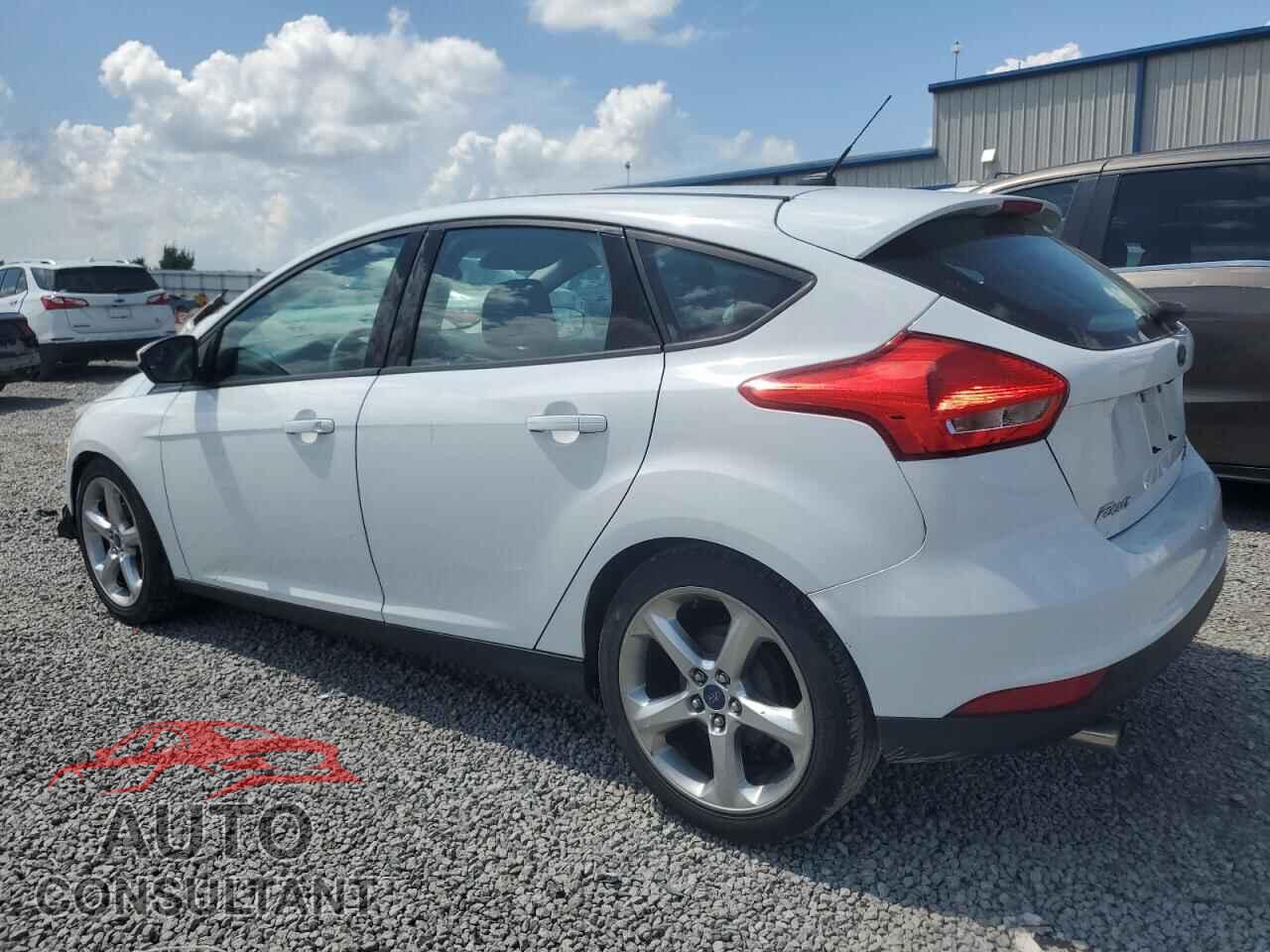 FORD FOCUS 2015 - 1FADP3K2XFL364324