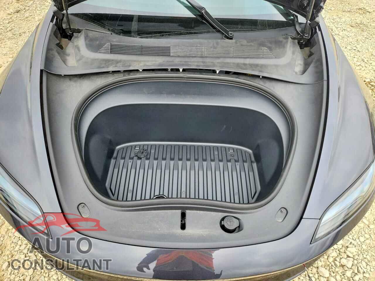 TESLA MODEL 3 2025 - 5YJ3E1EA1SF050593
