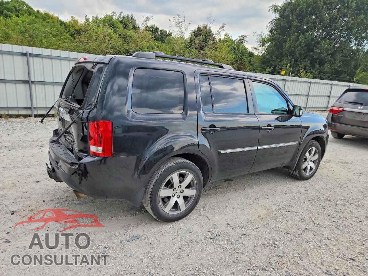 HONDA PILOT 2015 - 5FNYF4H92FB023544