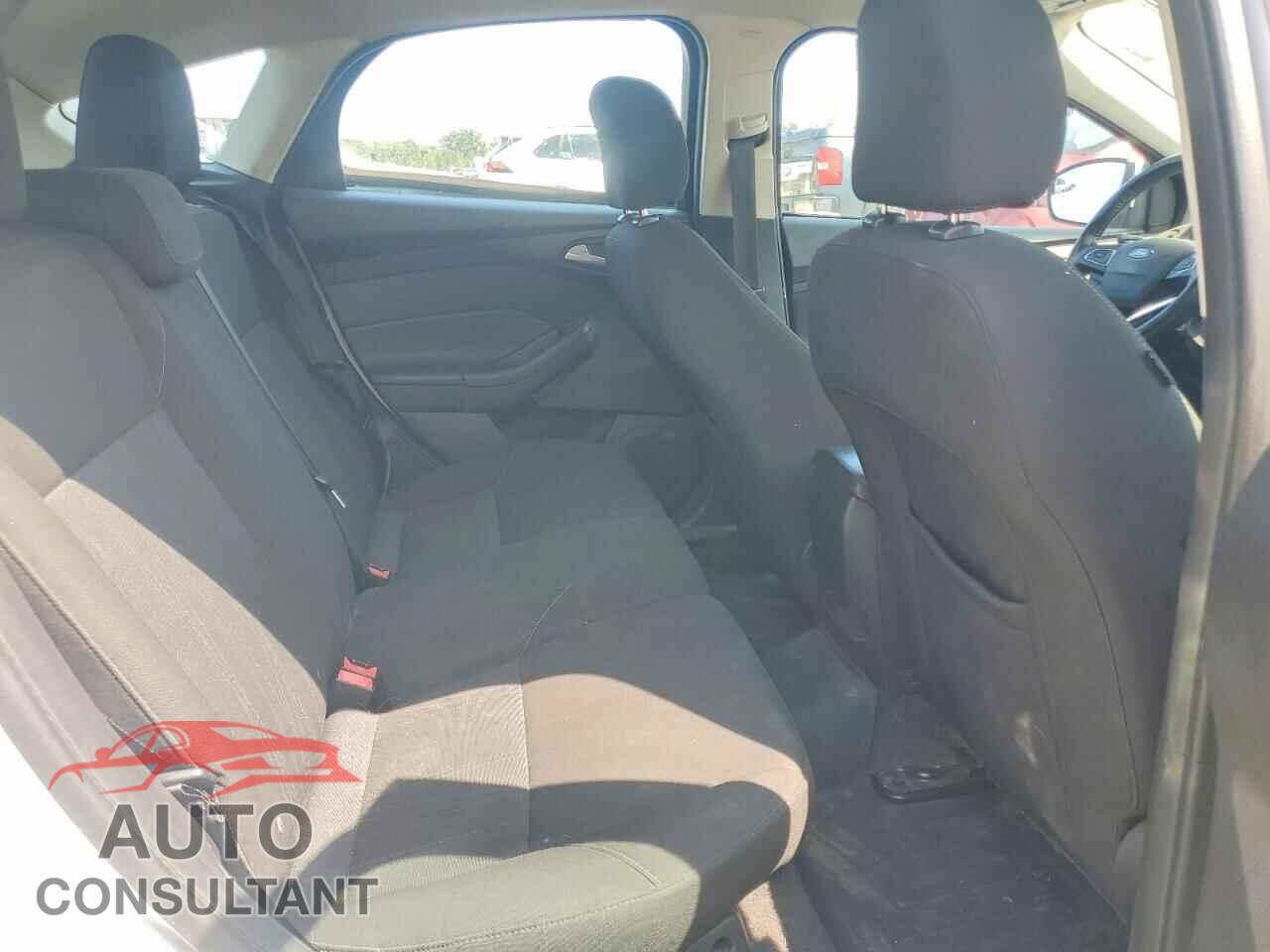 FORD FOCUS 2015 - 1FADP3K25FL314558