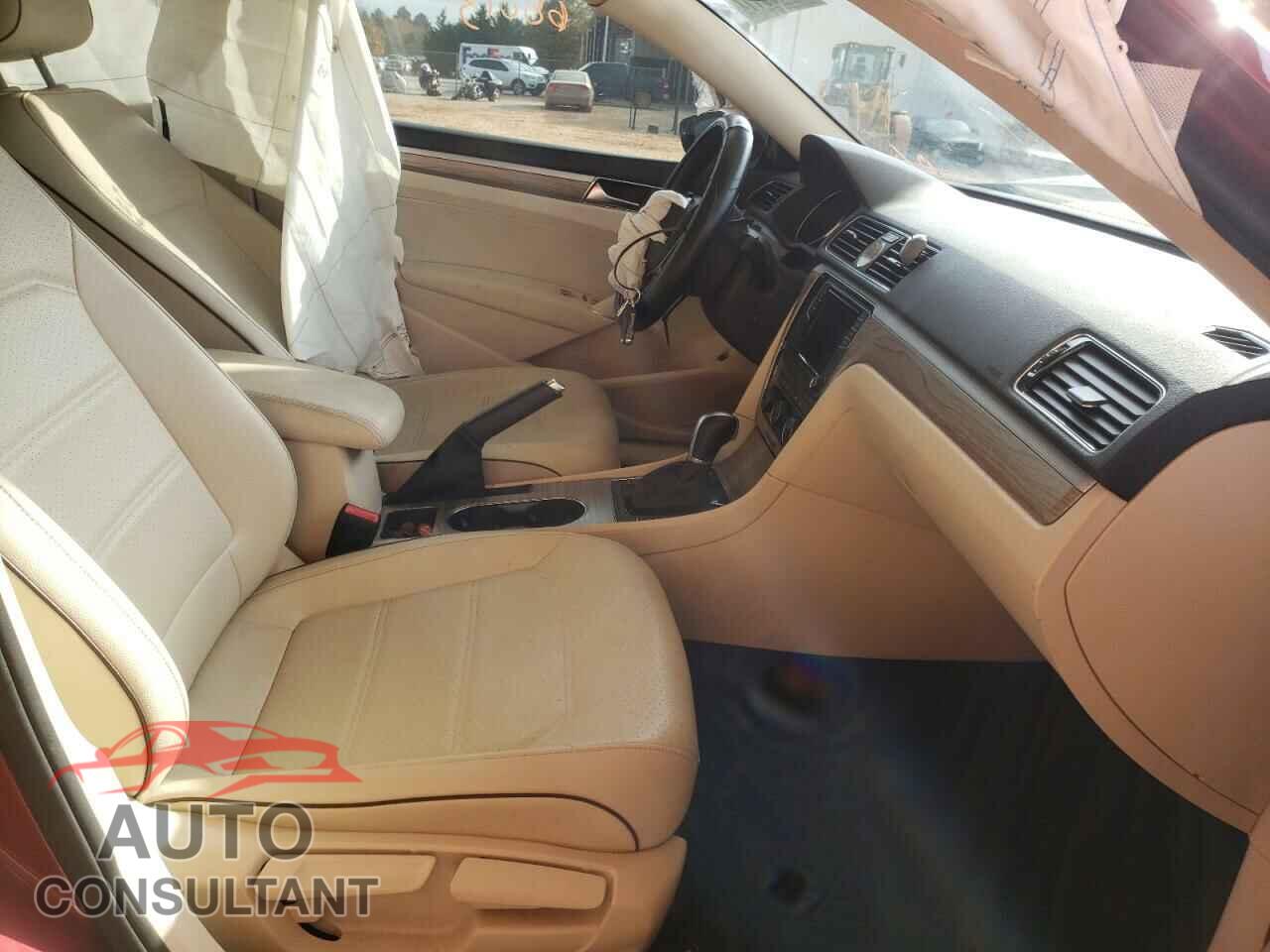 VOLKSWAGEN PASSAT 2017 - 1VWGT7A33HC057582