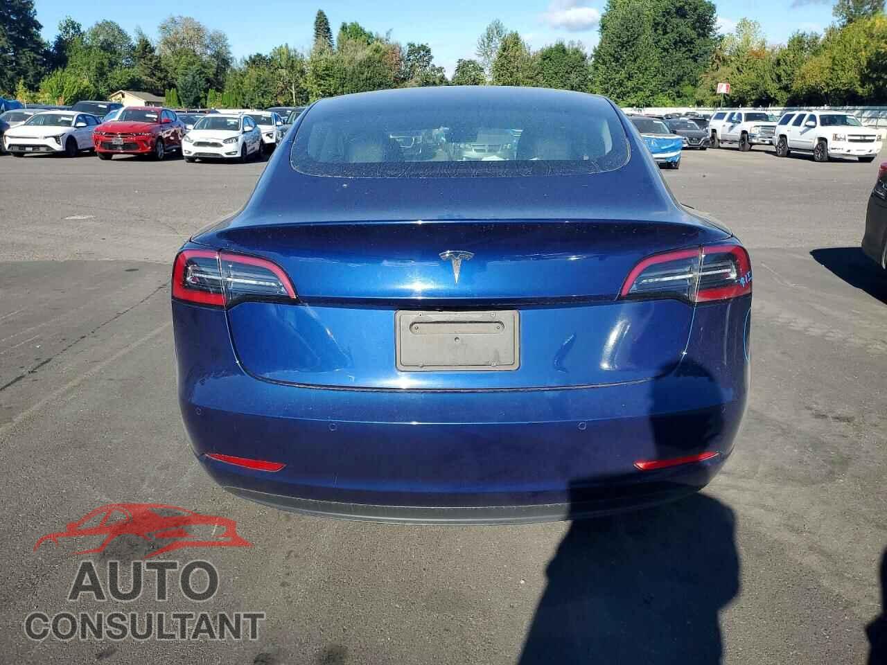 TESLA MODEL 3 2022 - 5YJ3E1EA8NF372300