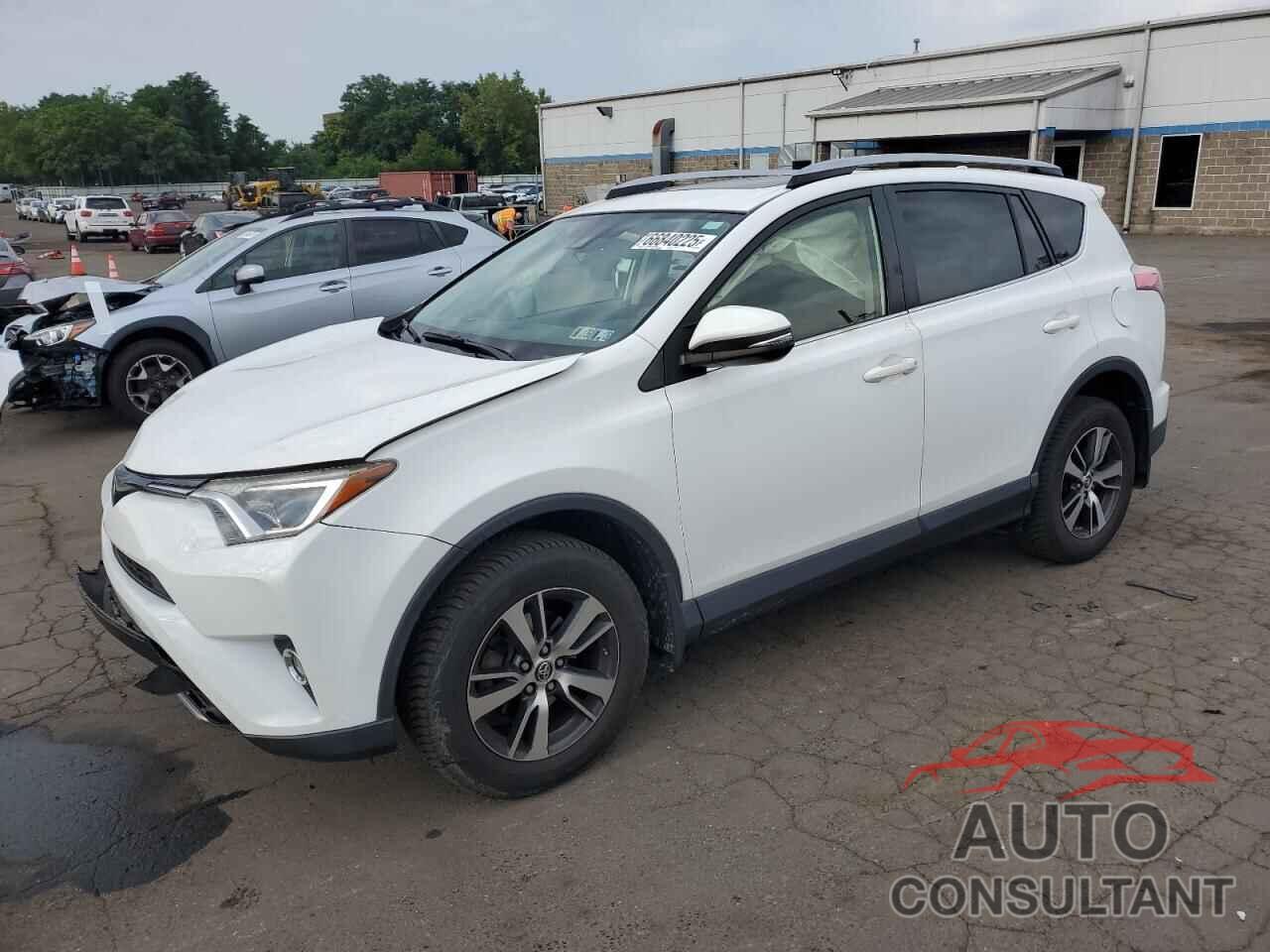 TOYOTA RAV4 2017 - JTMRFREV3HD199192