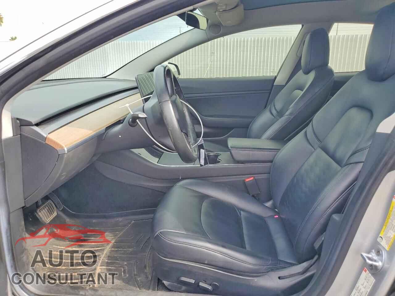 TESLA MODEL 3 2018 - 5YJ3E1EA3JF009722