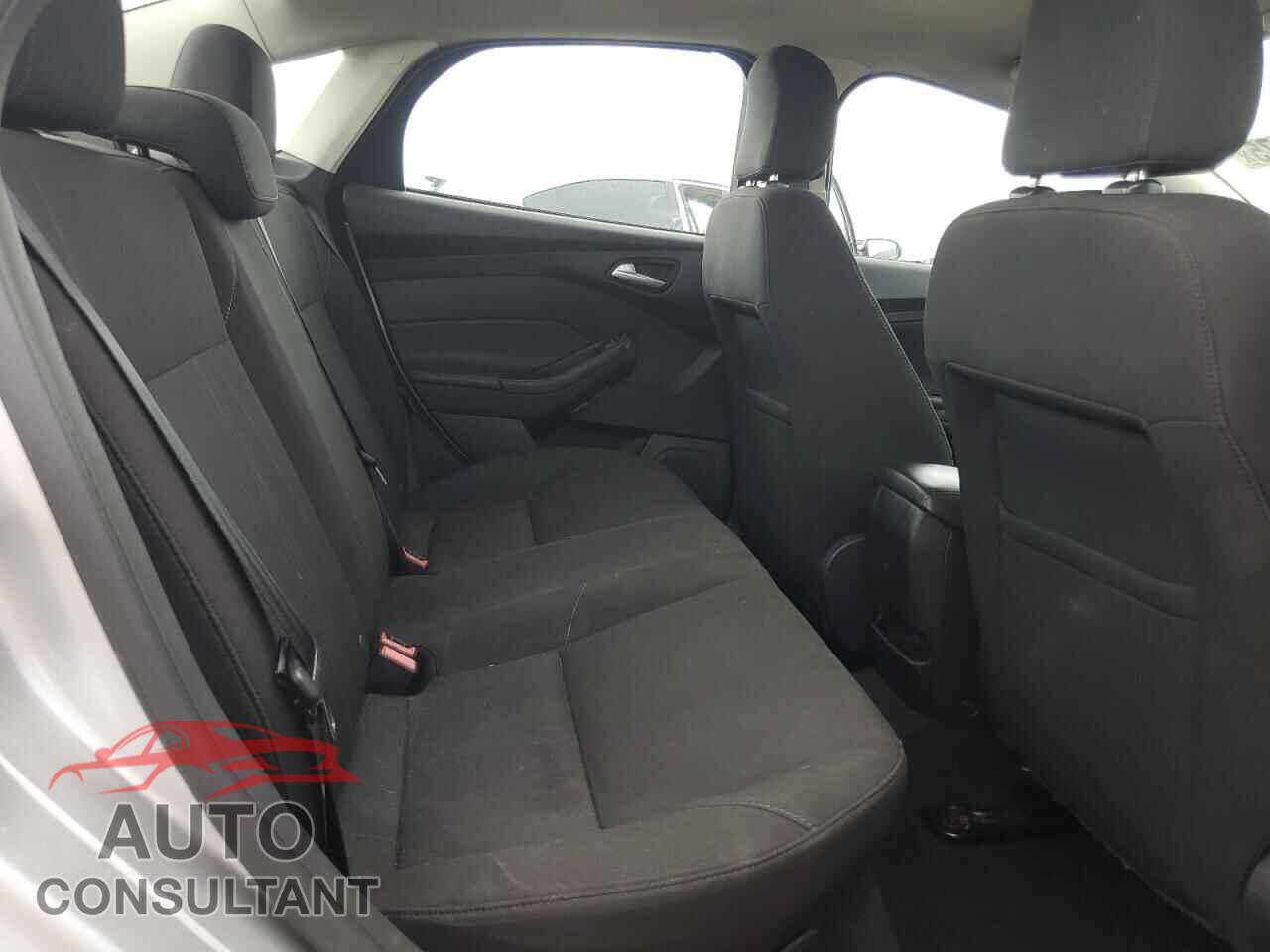 FORD FOCUS 2016 - 1FADP3F21GL325147