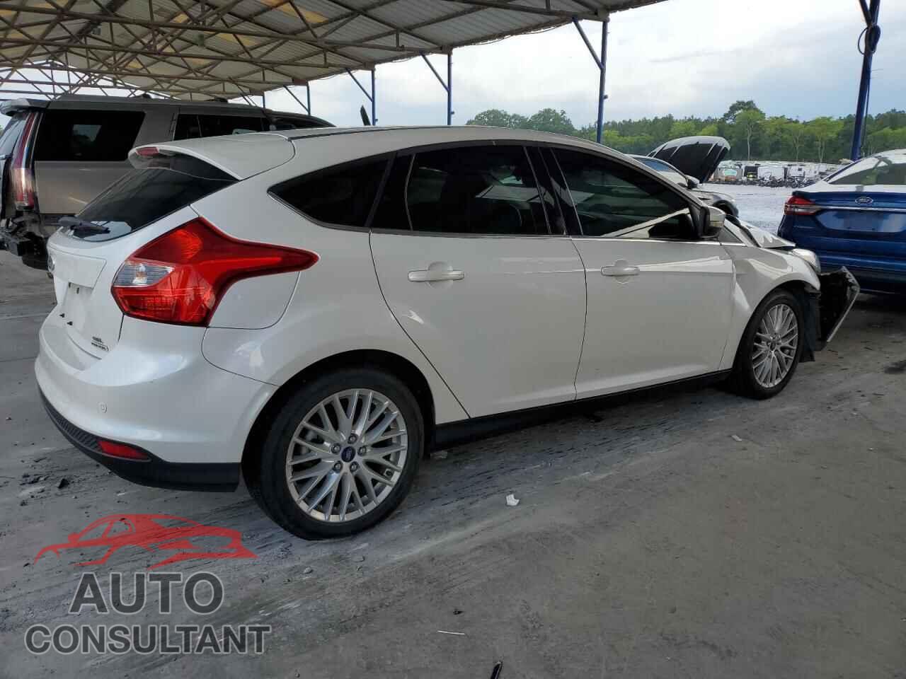 FORD FOCUS 2012 - 1FAHP3M24CL433101