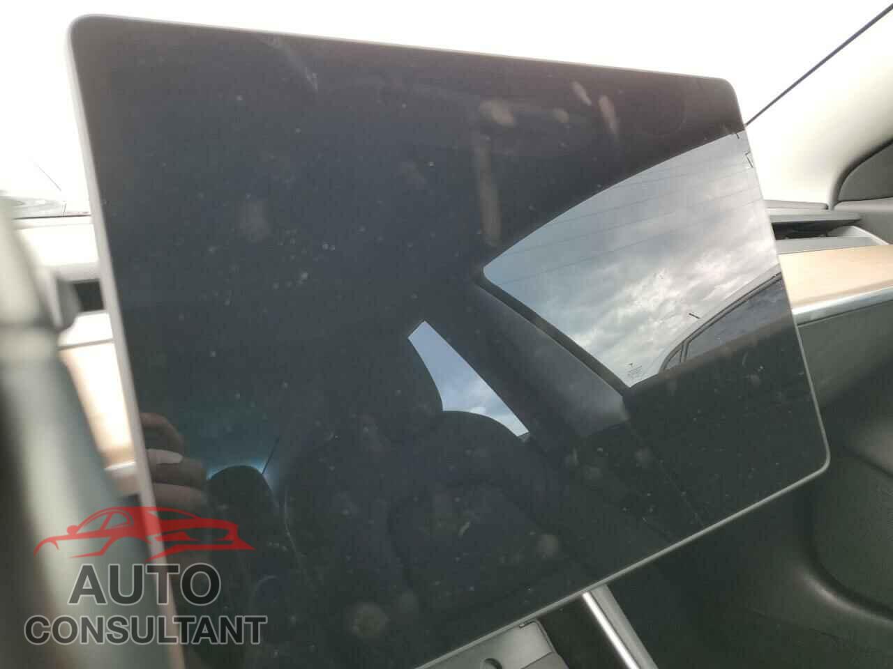 TESLA MODEL 3 2018 - 5YJ3E1EB2JF087725