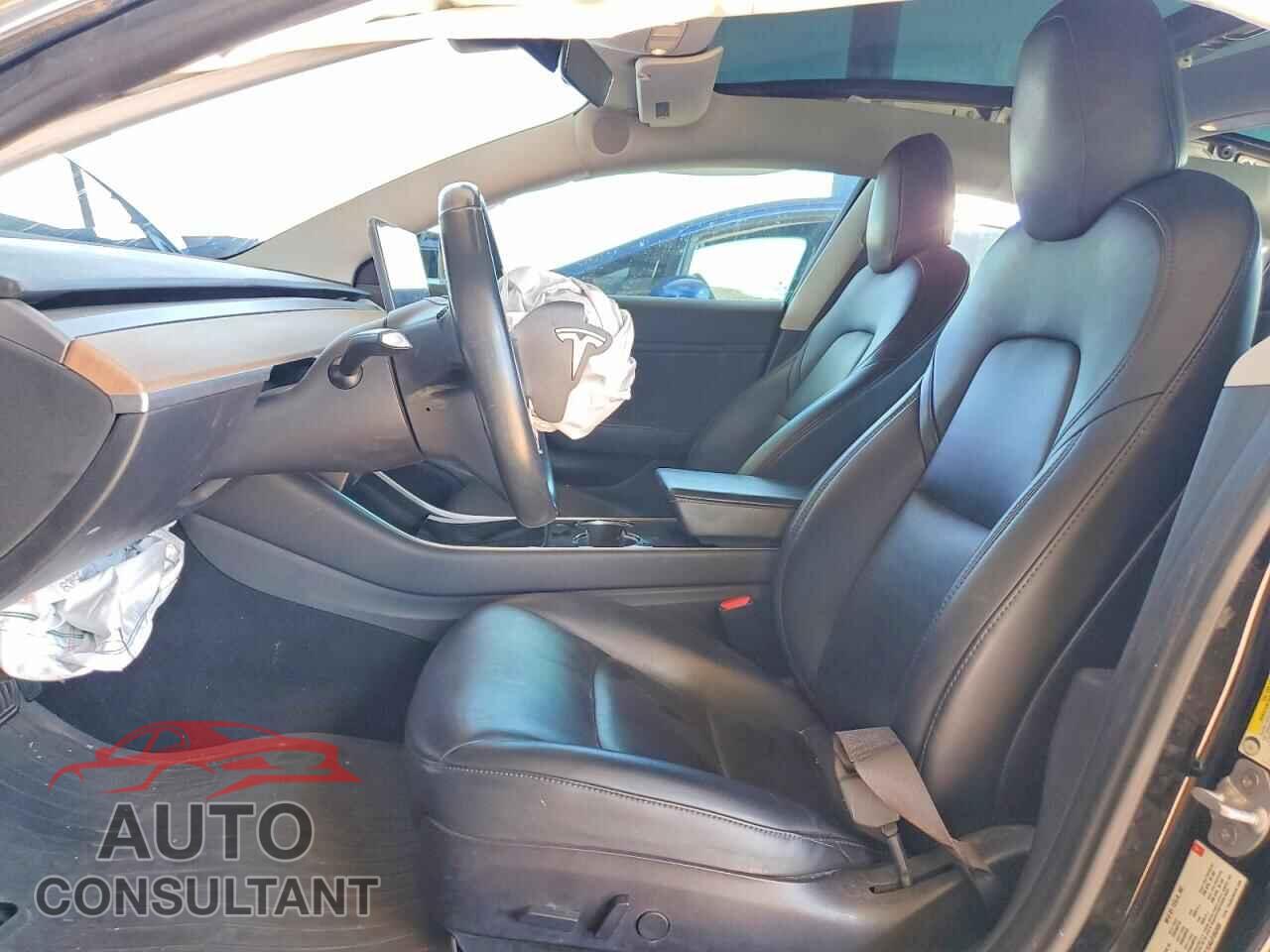 TESLA MODEL 3 2018 - 5YJ3E1EA8JF052680