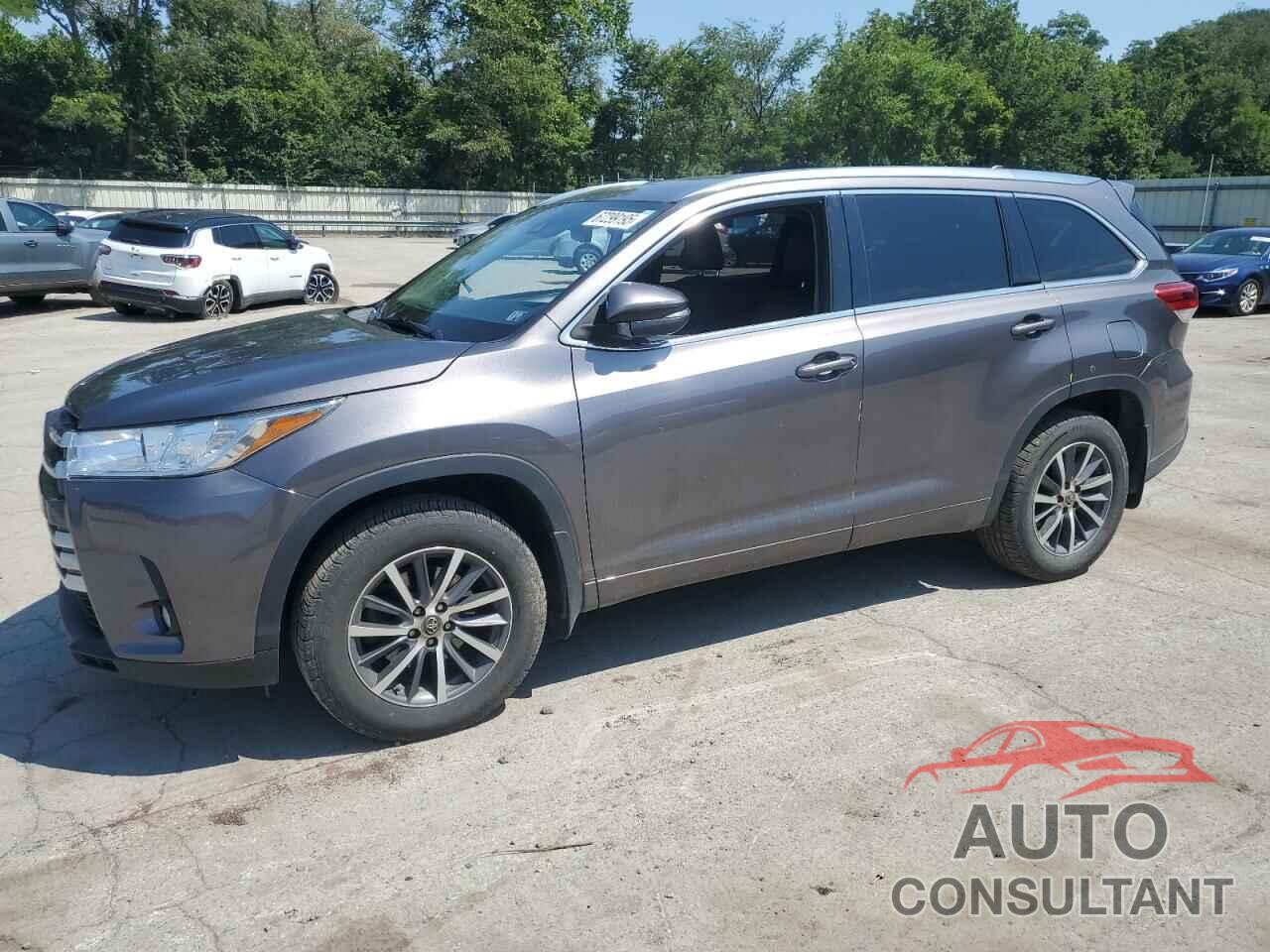TOYOTA HIGHLANDER 2018 - 5TDJZRFH0JS526431