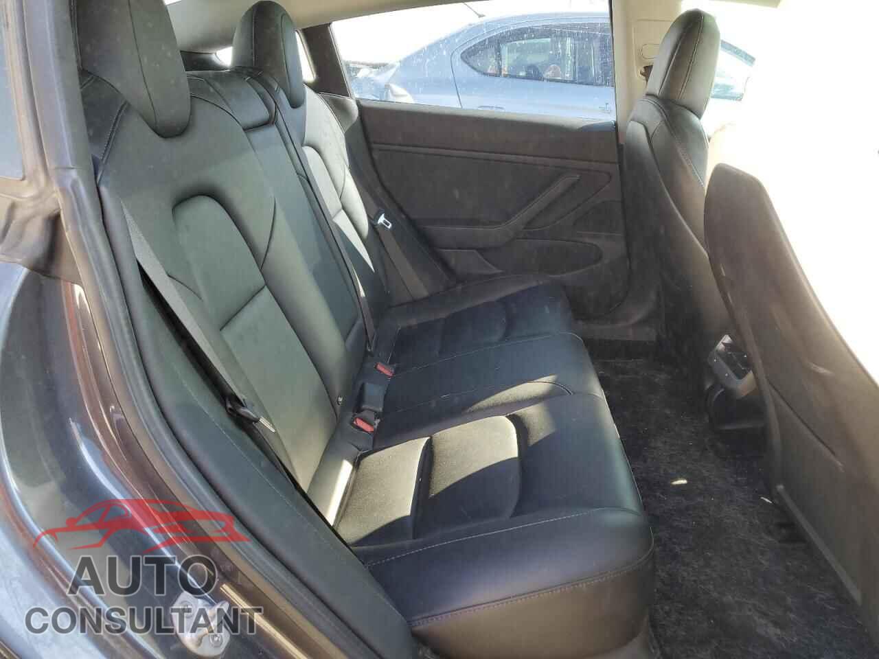 TESLA MODEL 3 2018 - 5YJ3E1EB0JF111343