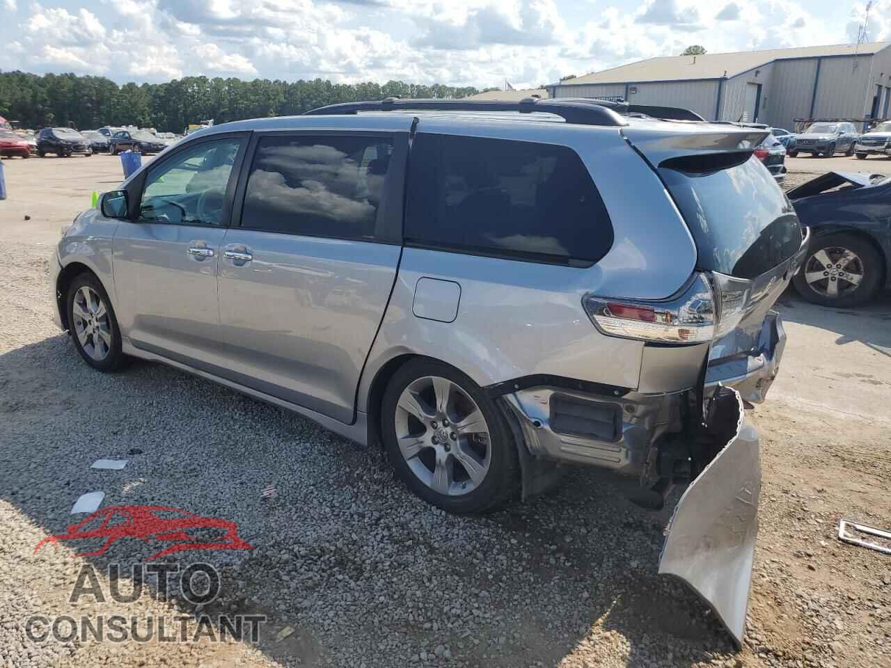 TOYOTA SIENNA 2013 - 5TDXK3DC8DS384370