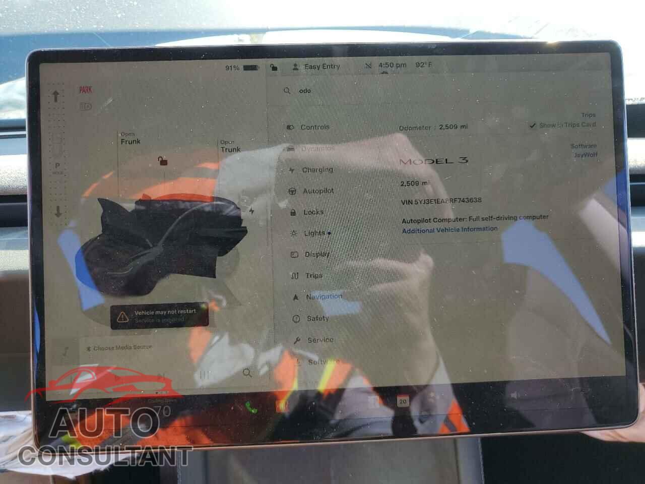 TESLA MODEL 3 2024 - 5YJ3E1EA8RF743638