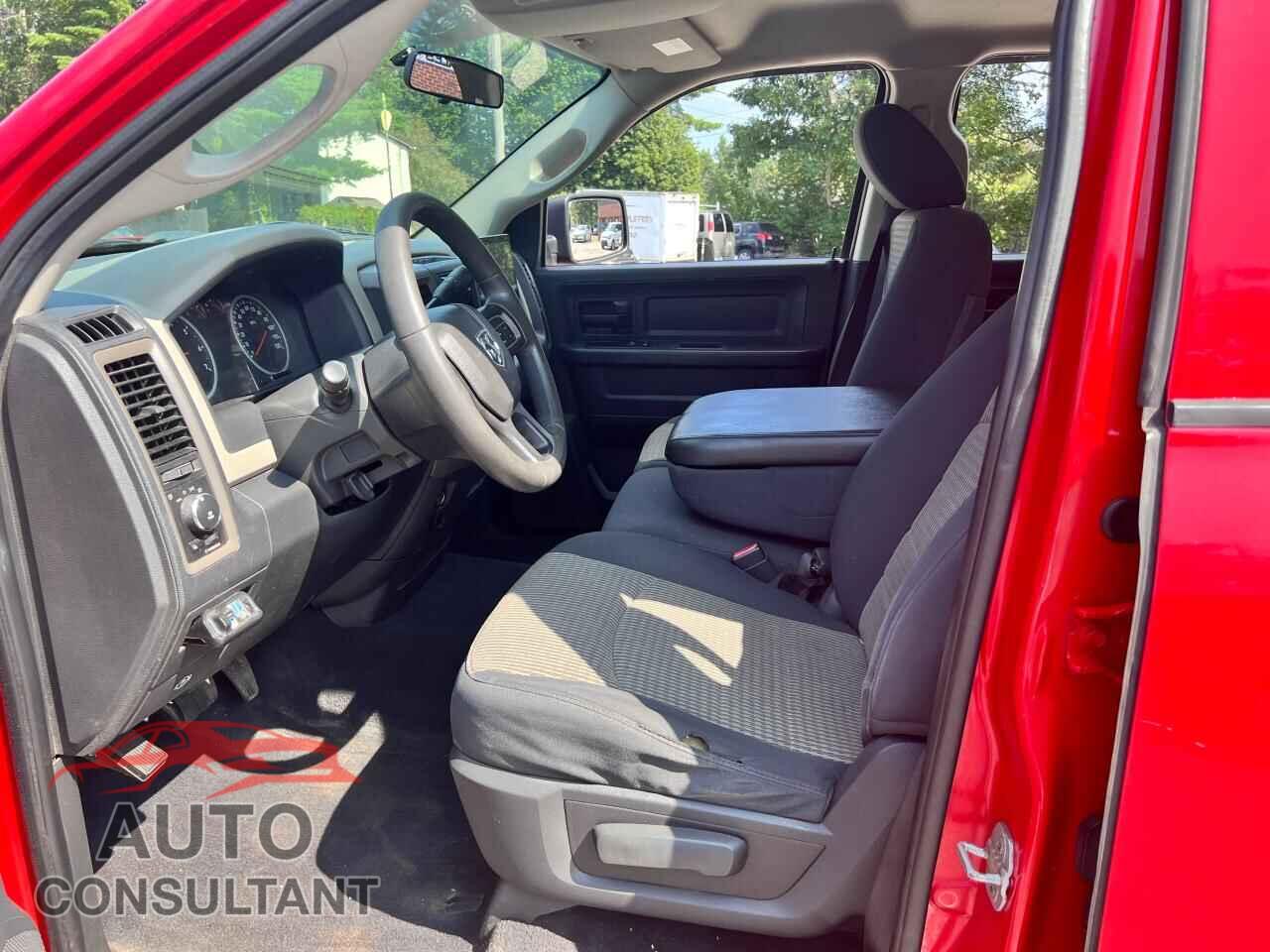 DODGE RAM 1500 2012 - 1C6RD7FT1CS178974