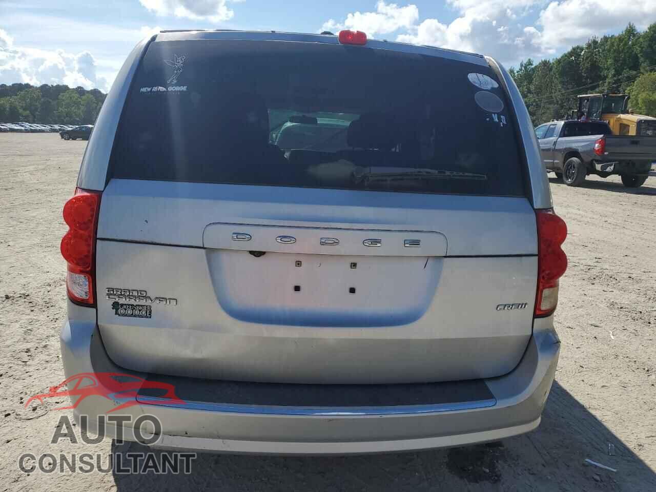 DODGE CARAVAN 2011 - 2D4RN5DG8BR608602