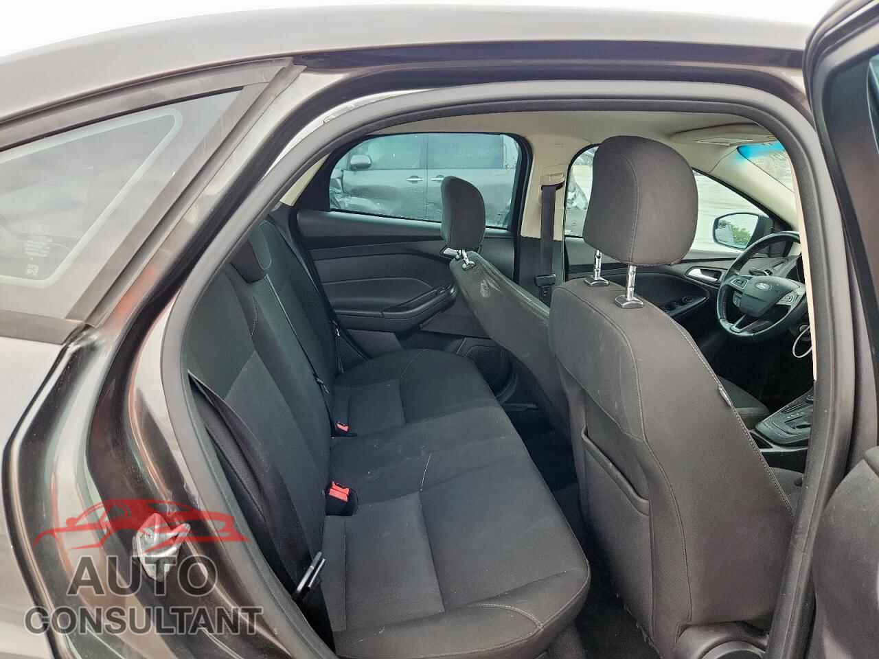 FORD FOCUS 2015 - 1FADP3F29FL287259