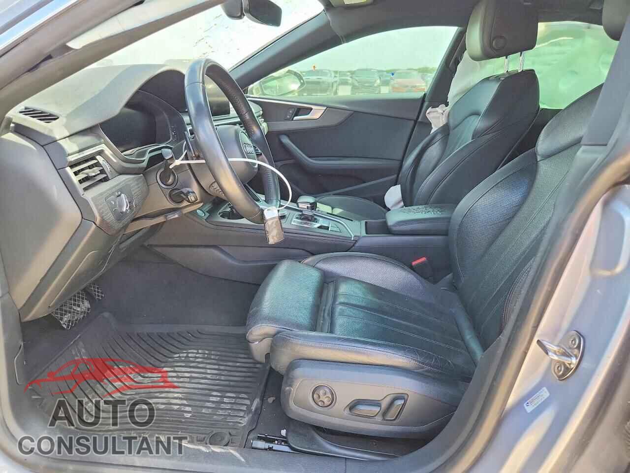 AUDI A5 2019 - WAUENCF56KA094357