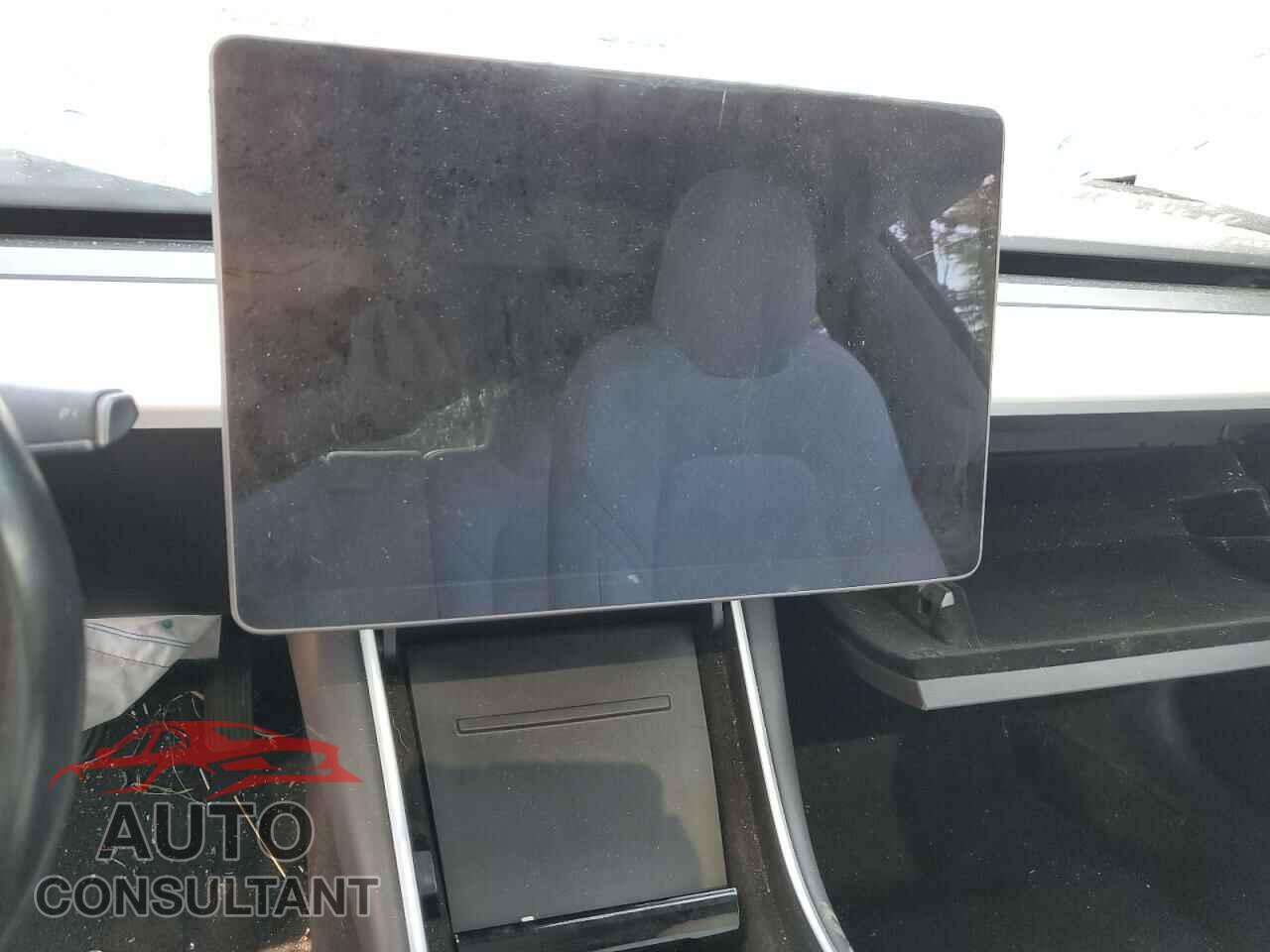 TESLA MODEL 3 2018 - 5YJ3E1EBXJF146875