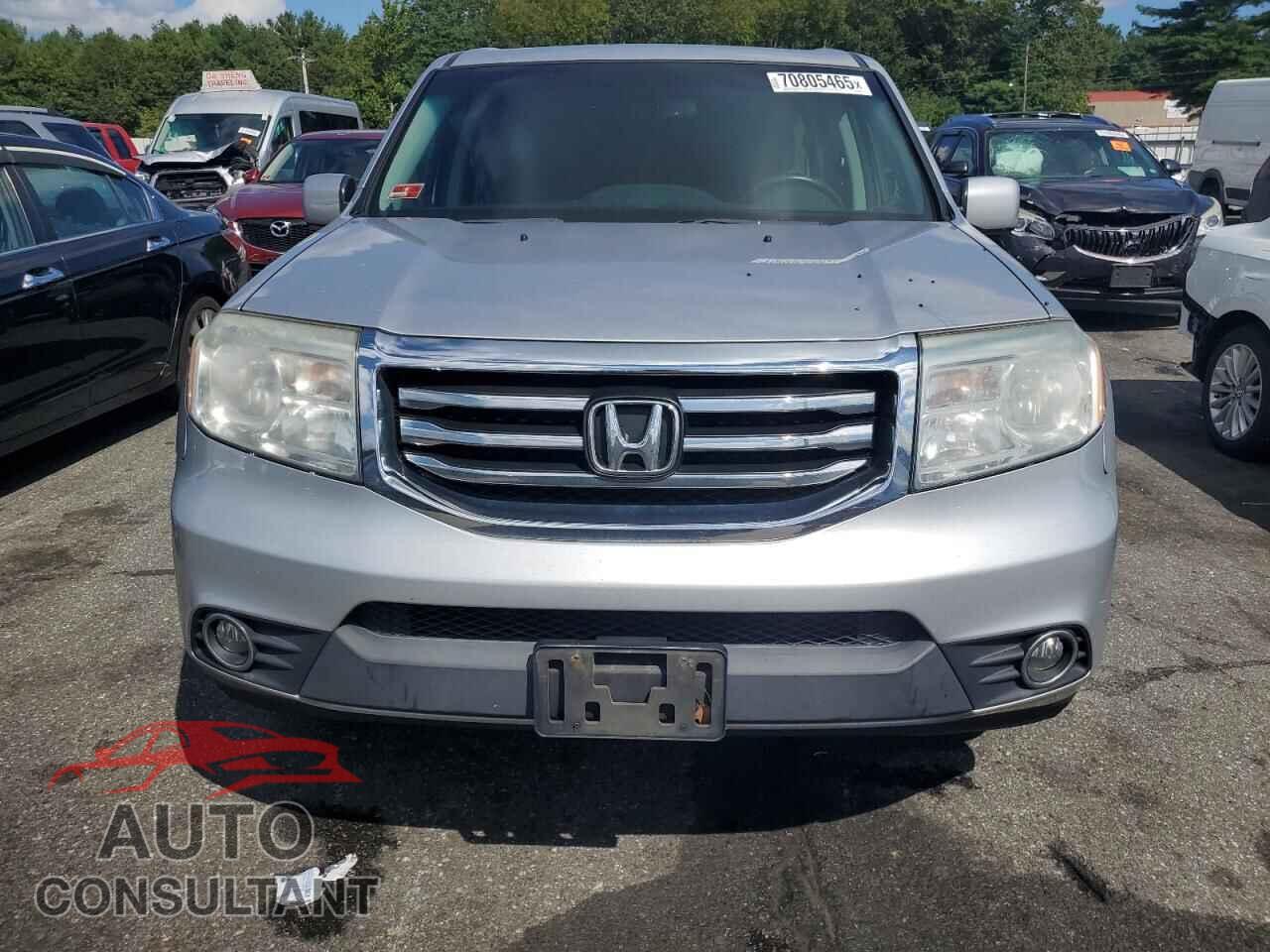 HONDA PILOT 2015 - 5FNYF4H59FB046705