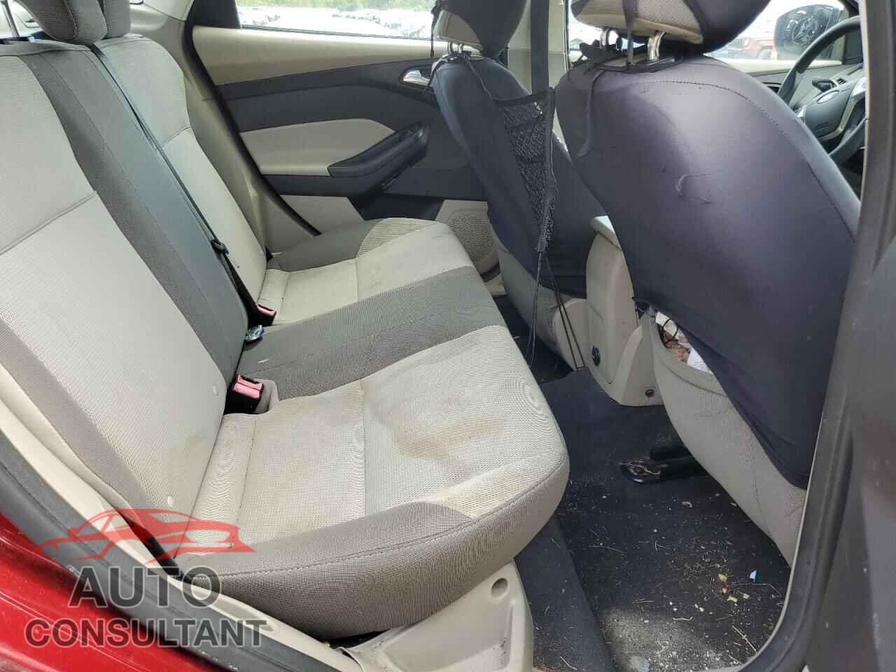 FORD FOCUS 2014 - 1FADP3F23EL174373