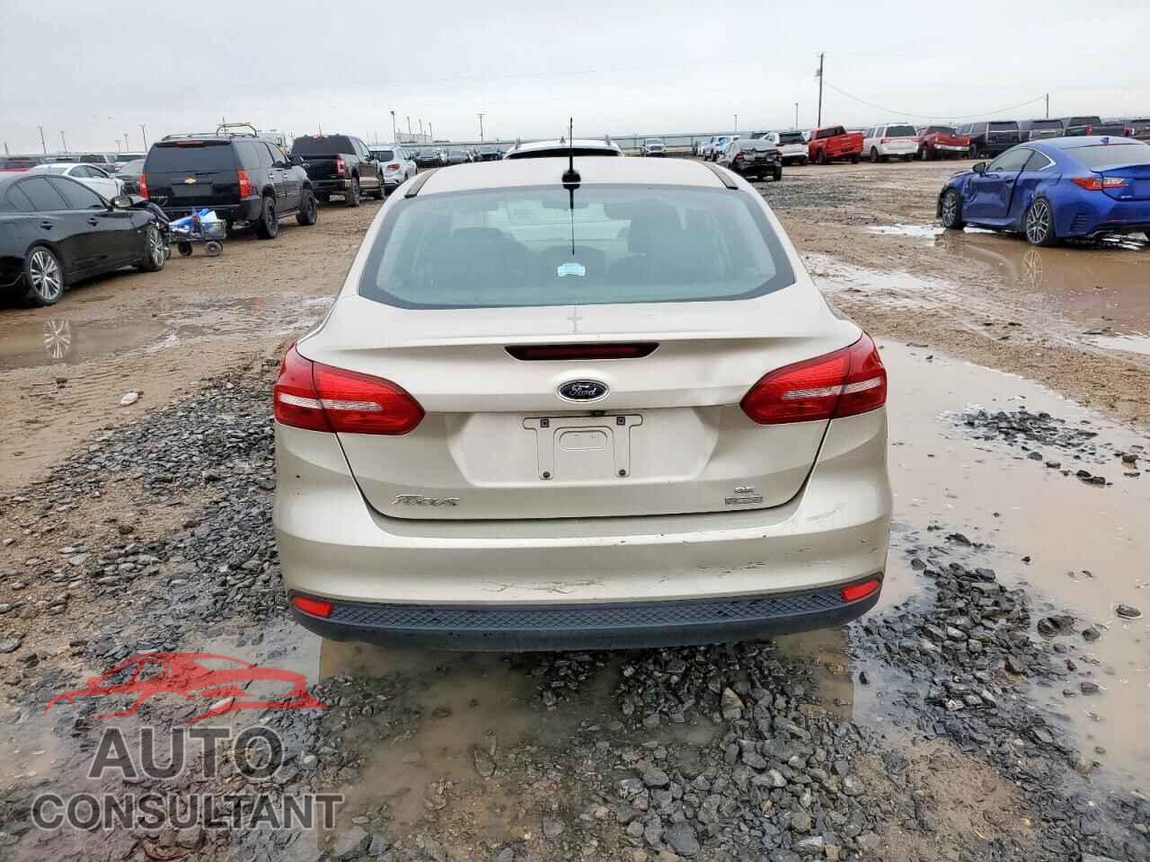 FORD FOCUS 2018 - 1FADP3FE7JL302408