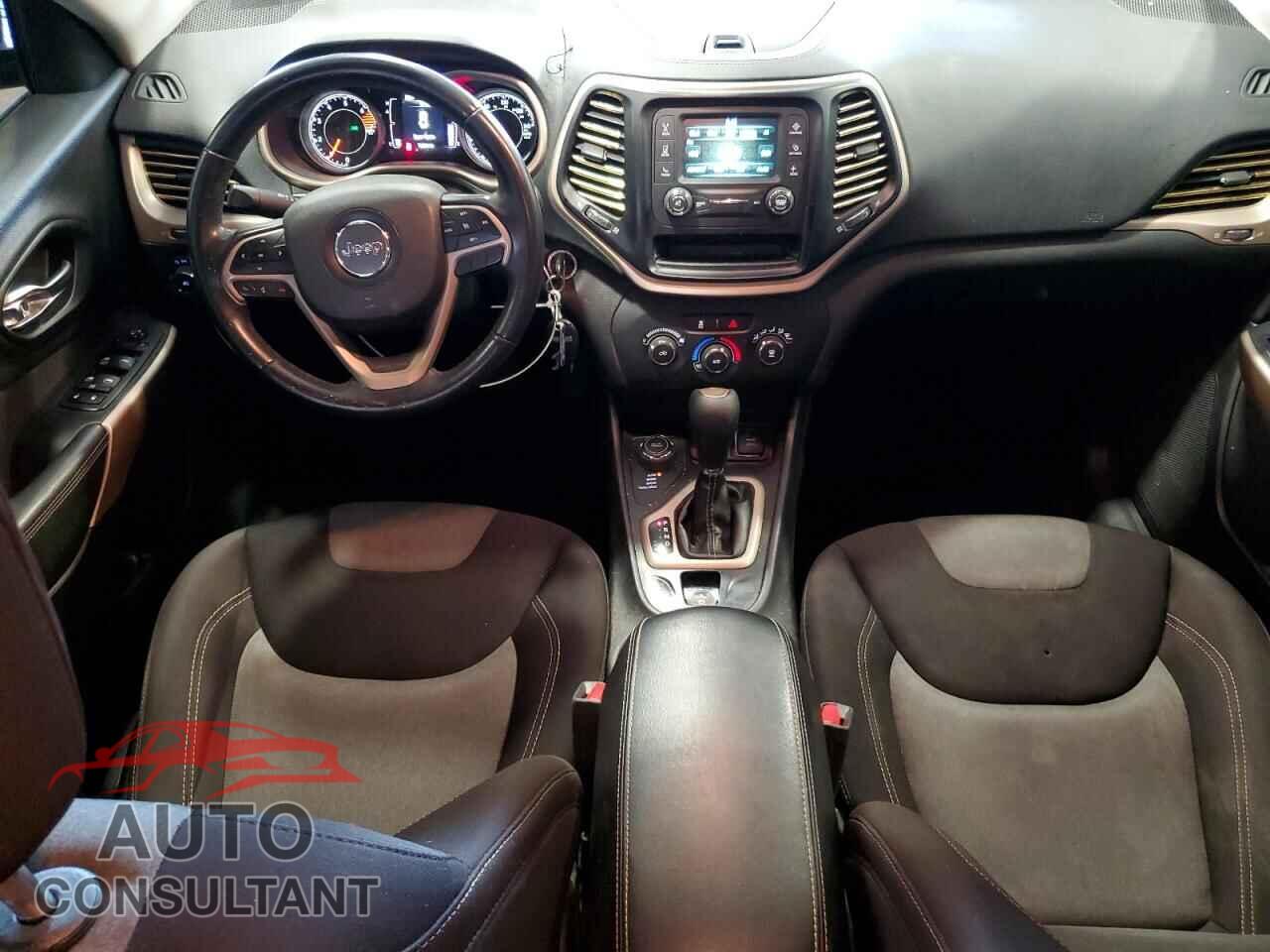 JEEP GRAND CHER 2018 - 1C4PJMCB1JD602254