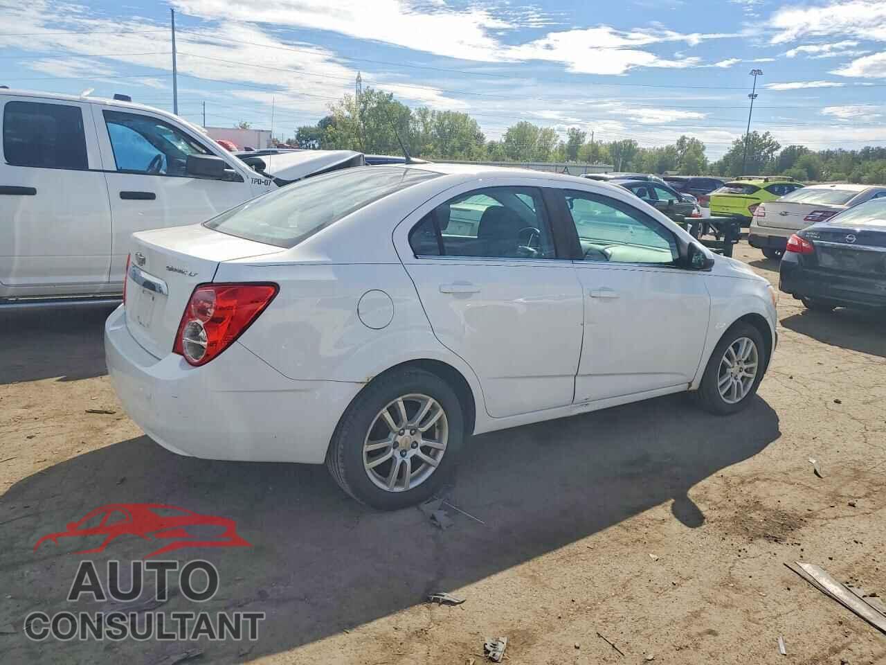 CHEVROLET SONIC 2012 - 1G1JC5SH8C4172326