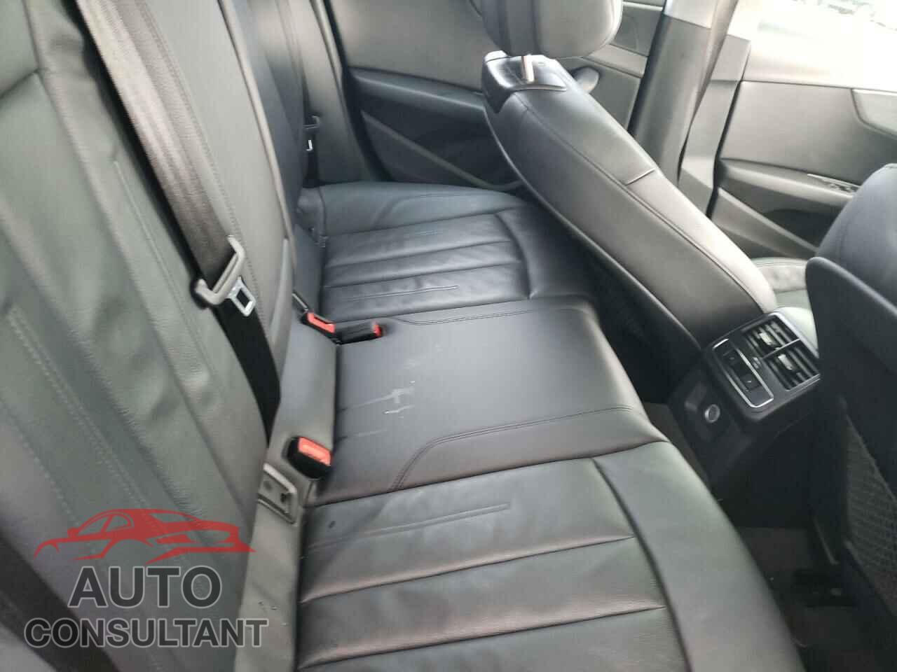 AUDI A4 2018 - WAUKMAF40JA068644