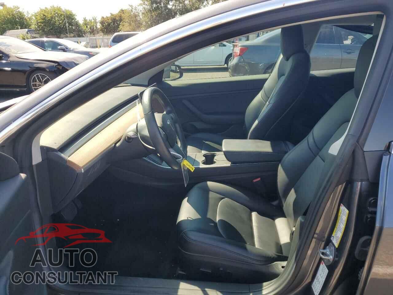 TESLA MODEL 3 2018 - 5YJ3E1EA6JF012047