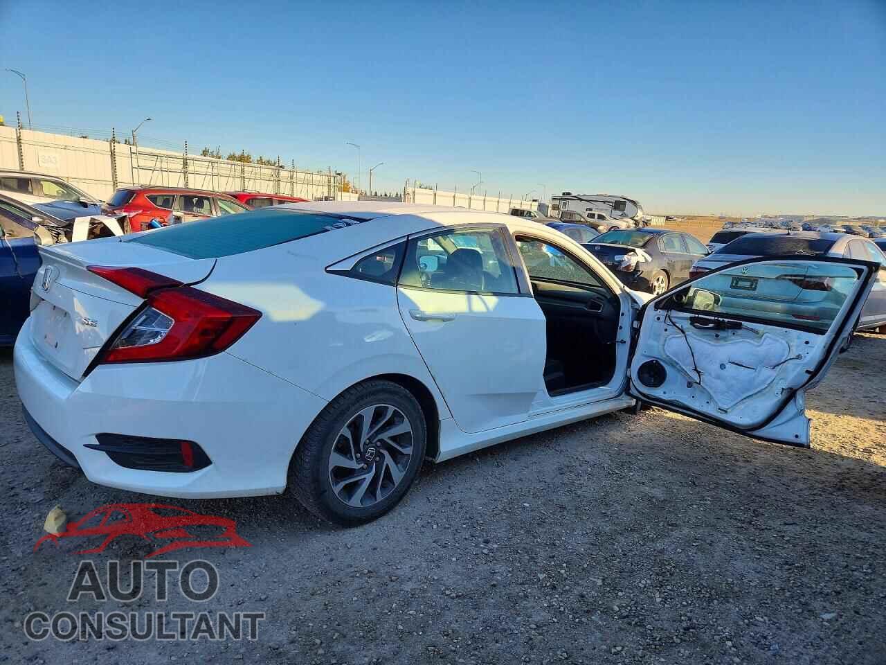 HONDA CIVIC 2018 - 2HGFC2F63JH038295