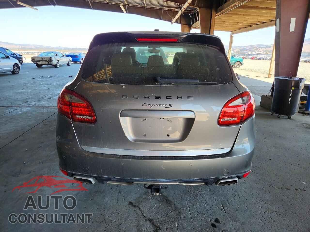 PORSCHE CAYENNE 2012 - WP1AB2A2XCLA40193