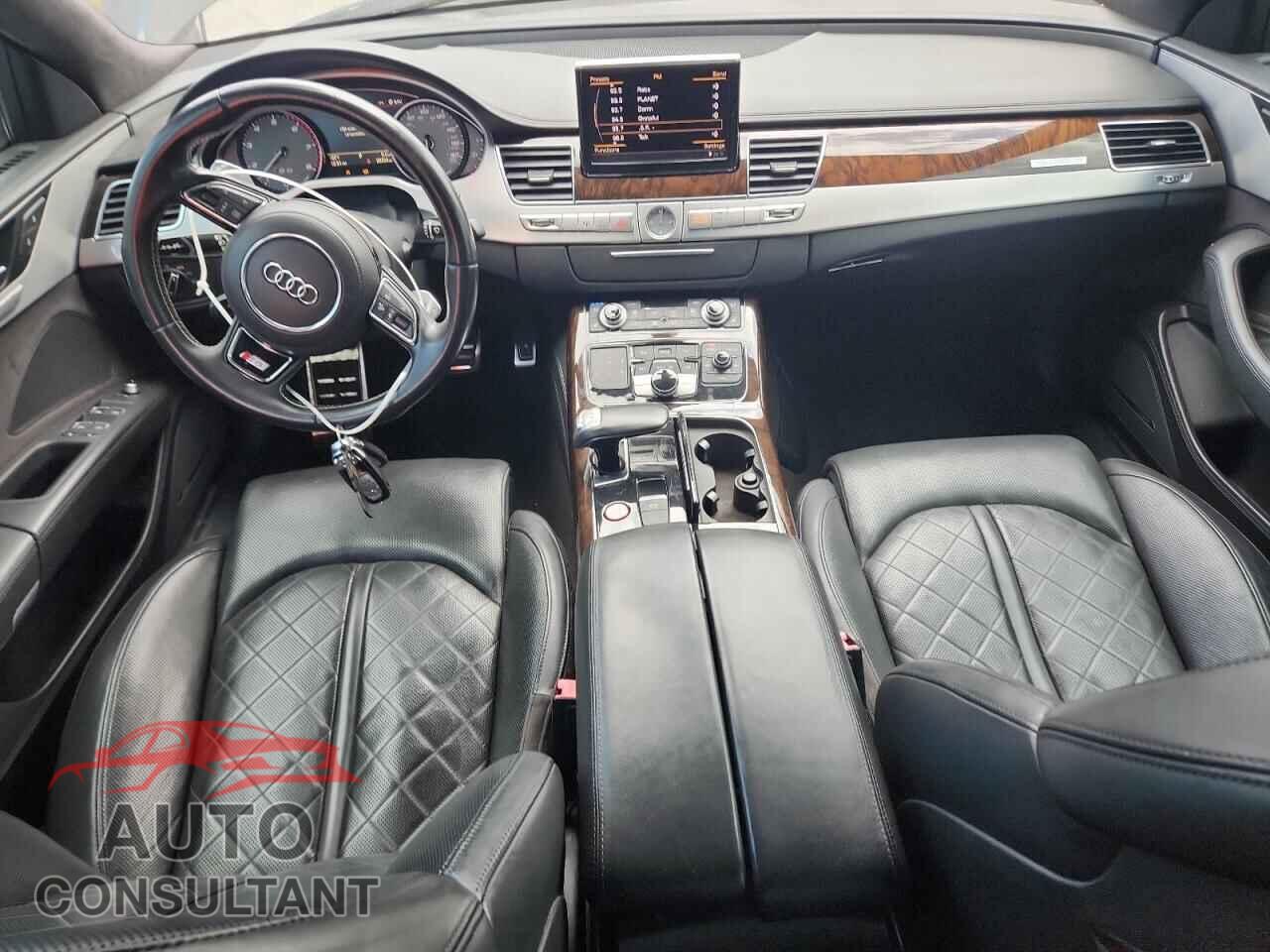 AUDI S8 2013 - WAUD2AFD4DN009950