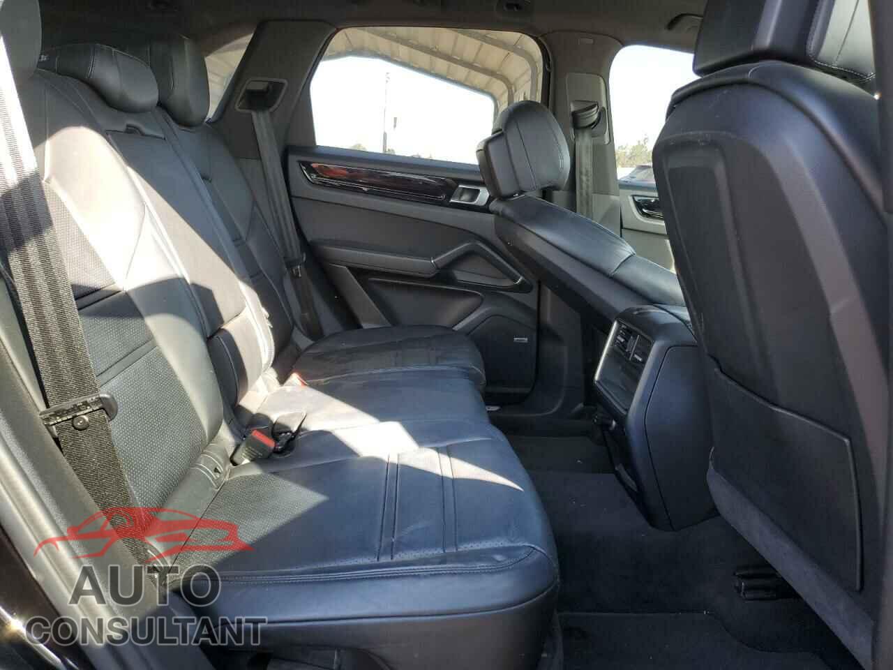 PORSCHE CAYENNE 2019 - WP1AA2AY2KDA01128