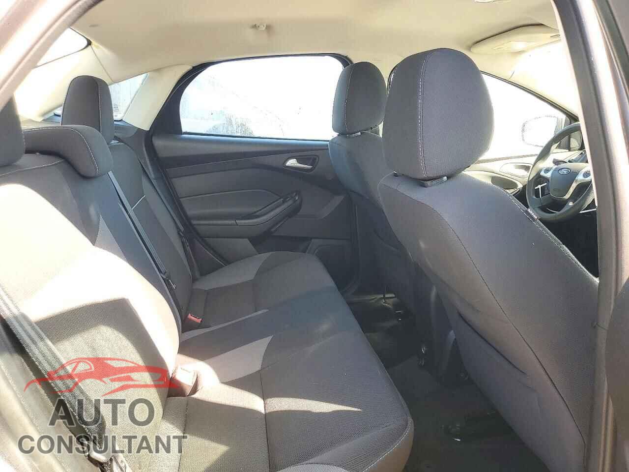 FORD FOCUS 2014 - 1FADP3F20EL123851