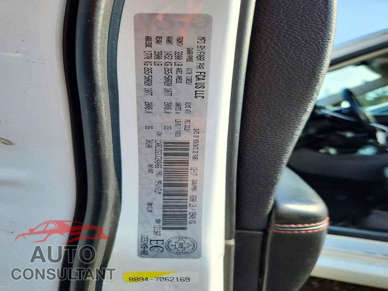 DODGE DURANGO 2018 - 1C4RDJDG3JC242466