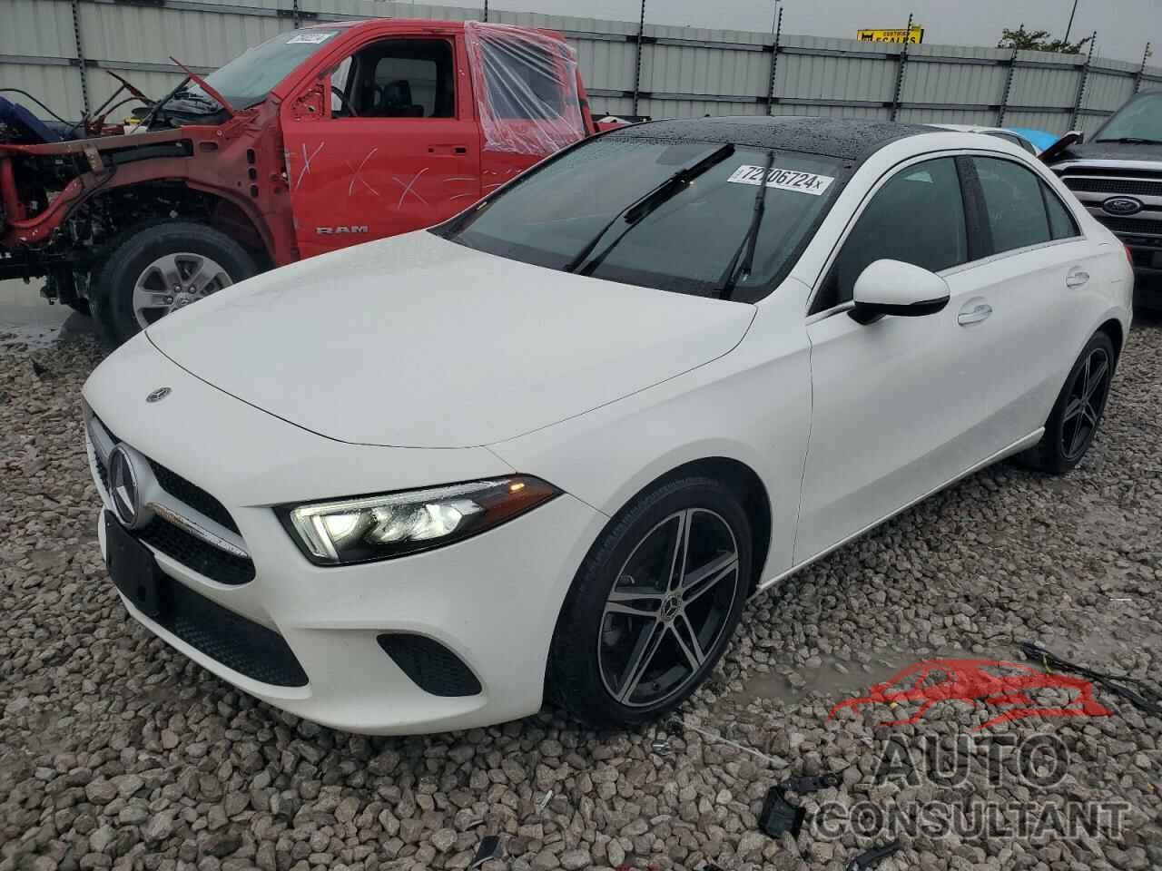 MERCEDES-BENZ A-CLASS 2019 - WDD3G4FB3KW035050