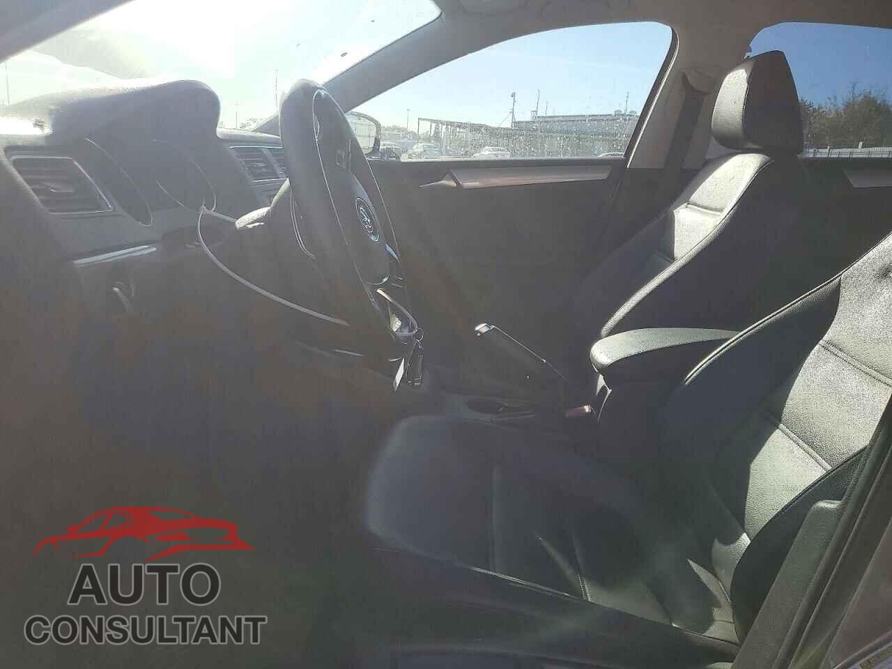 VOLKSWAGEN JETTA 2017 - 3VWDB7AJ3HM373700